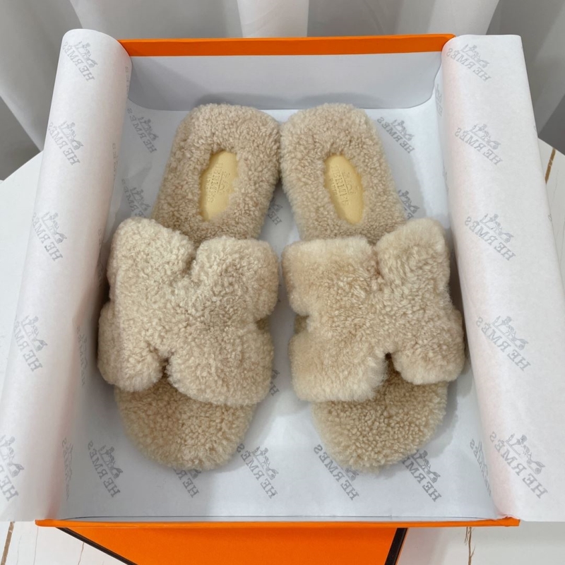 H**mes slippers